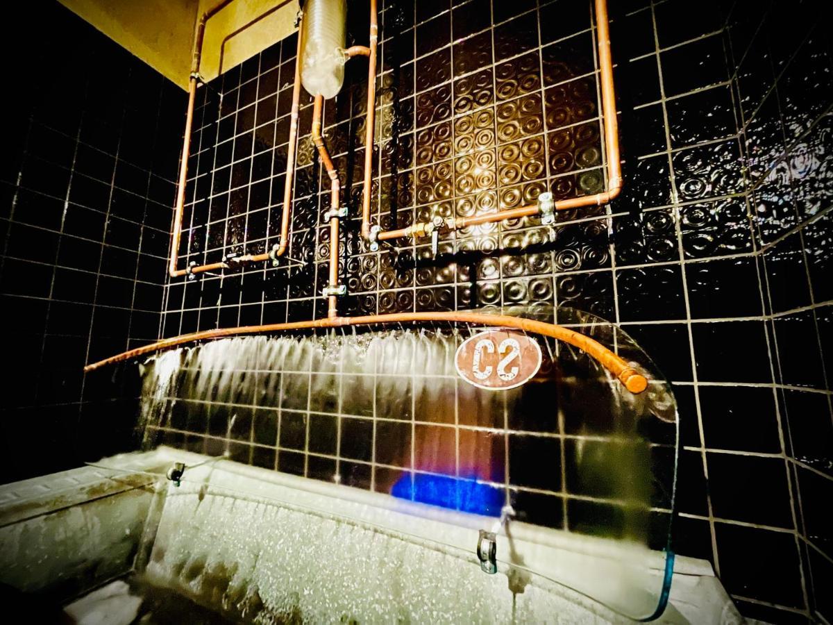 Haraburdi Recyclart Hotel Kostelec nad Orlici Bagian luar foto